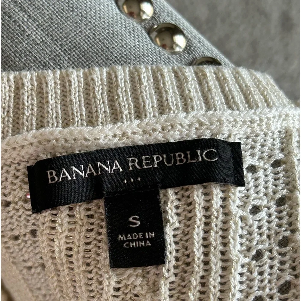Banana Republic V-neck Cable knit Ivory Cream Sweater w Metallic Accents Size S